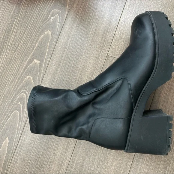 Call it Spring Chunky Black Ankle Boots - Picture 6 of 7